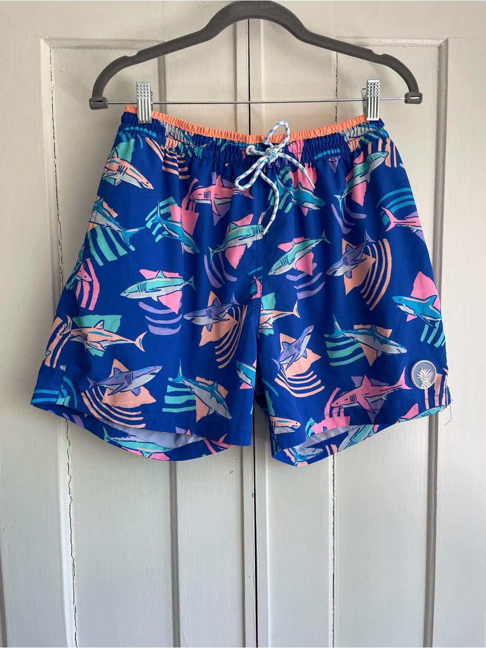 Chubbies 5.5” Inseam Swim Trunks Men’s Navy Shark Print Shorts Neon Large Beach